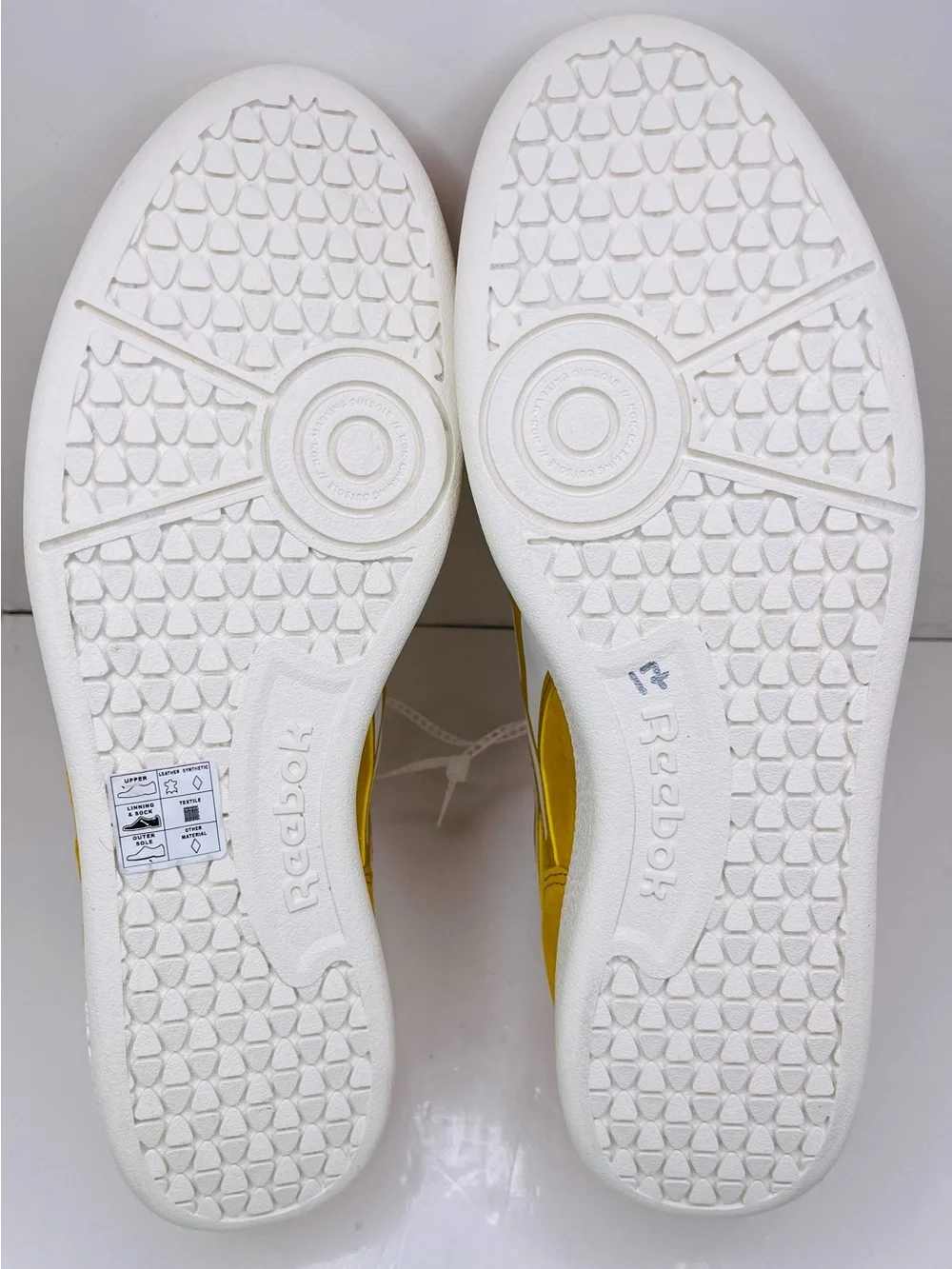 Reebok Classic AZ Suede Leather Yellow Mustard Shoes Men's size 10 NWT Rare!